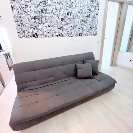 Apartment Nice With Big Balcony Close To The Metro